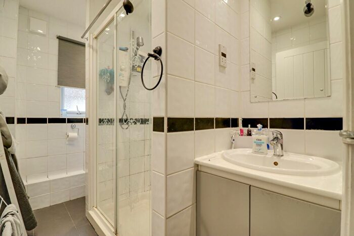 2 Bedroom Terraced House For Sale In Vineyard Close, Woolston, SO19
