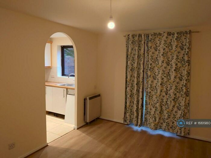 2 Bedroom Flat To Rent In Booth Road, London, NW9