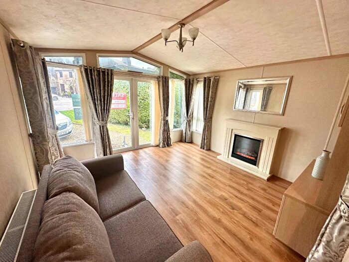 2 Bedroom Mobile/park Home For Sale In Wyreside, Out Rawcliffe, Preston, PR3