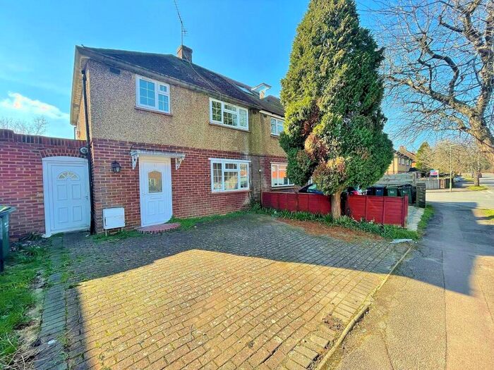 5 Bedroom Semi-Detached House To Rent In St. Johns Road, Guildford, Surrey, GU2