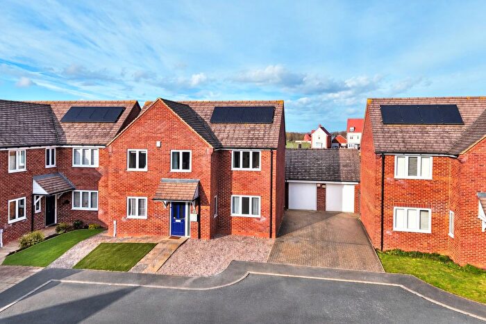 4 Bedroom Detached House For Sale In Pagnell Close, Wootton, Northampton, NN4