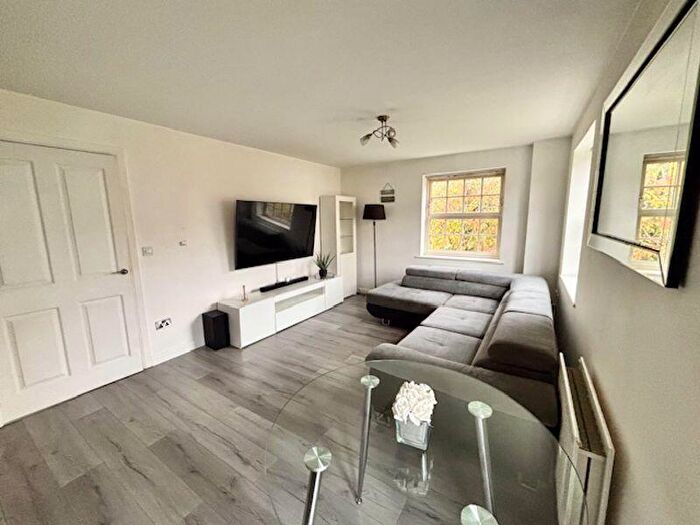 2 Bedroom Flat For Sale In Horseshoe Crescent, Great Barr, Birmingham, B43