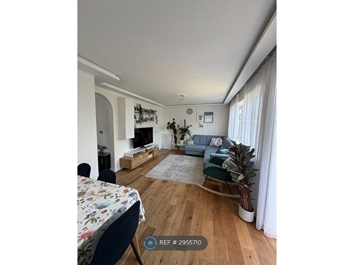 2 Bedroom Flat To Rent In Mays Hill Road, Bromley, BR2