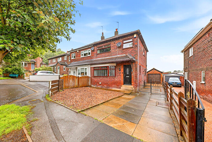 3 Bedroom Semi Detached House For Sale In Wellington Grove, Pudsey, LS28