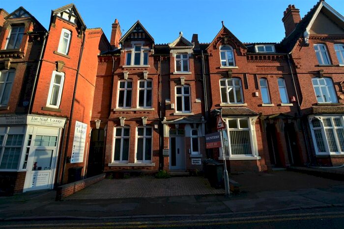 1 Bedroom Flat To Rent In Church Street, Stourbridge, DY8