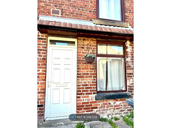 2 Bedroom End Of Terrace House To Rent In St Helens St, Barnsley, S74