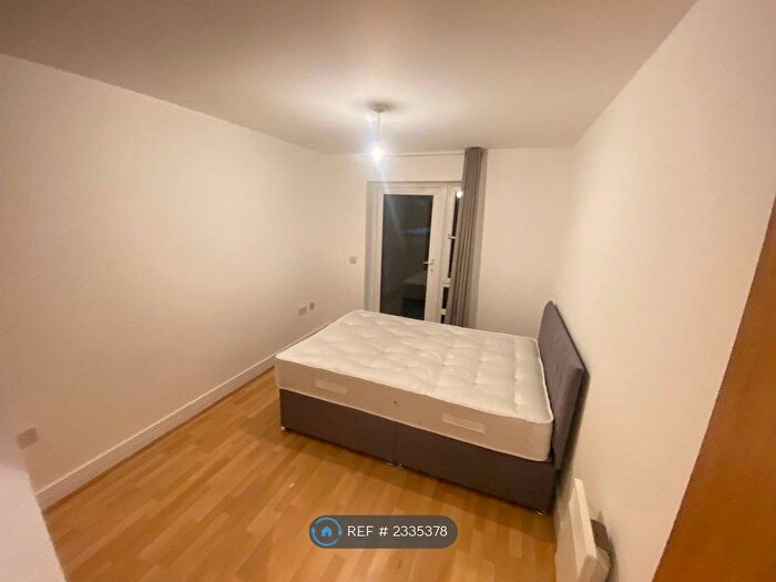 1 Bedroom Flat To Rent In St. Davids Square, London, E14