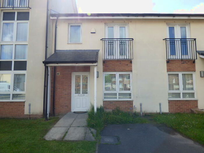 2 Bedroom House To Rent In Wandsworth Road, L11