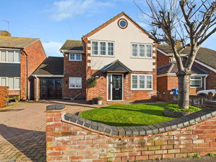 4 Bedroom Detached House For Sale In Plovers Way, Oulton Broad, Suffolk, NR33