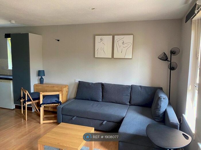 Studio To Rent In North Woodside Rd, Glasgow, G20