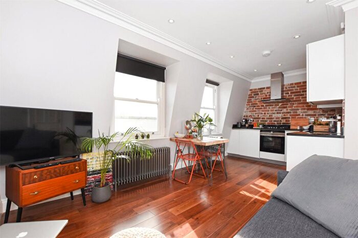 1 Bedroom Flat To Rent In Amhurst Road, London, E8