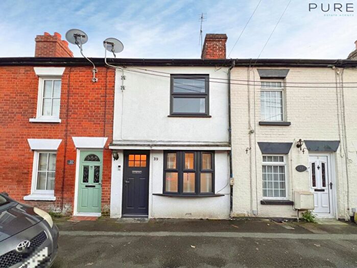 2 Bedroom Cottage For Sale In Totton, Southampton, SO40
