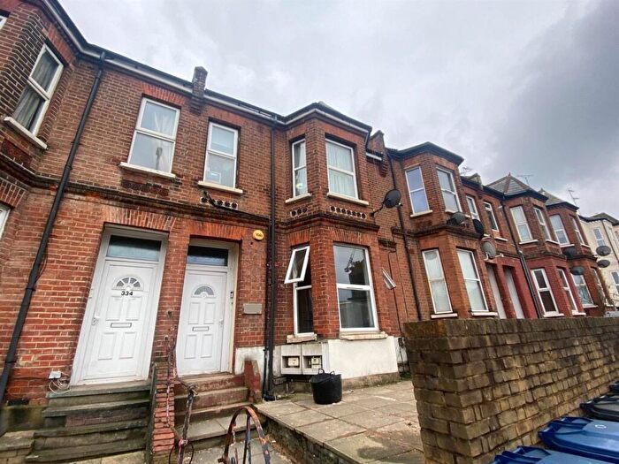 2 Bedroom Flat To Rent In West Hendon Broadway, Colindale, NW9