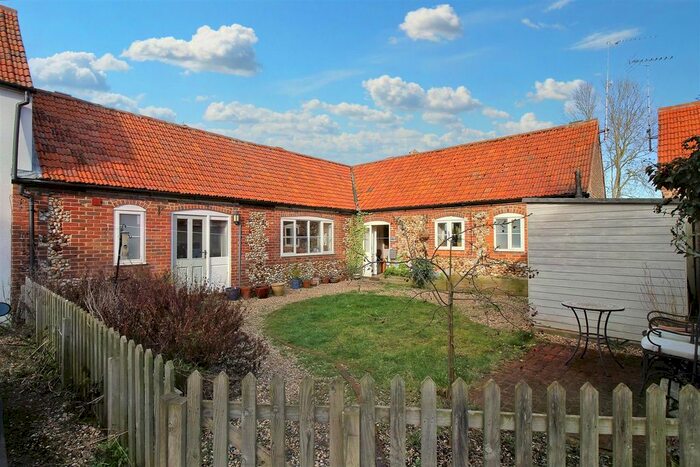 3 Bedroom Cottage For Sale In The Street, West Raynham, Fakenham, NR21