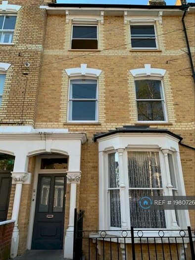 3 Bedroom Flat To Rent In Reighton Rd, London, E5