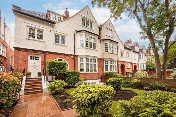 2 Bedroom Apartment To Rent In Platts Lane, London, NW3