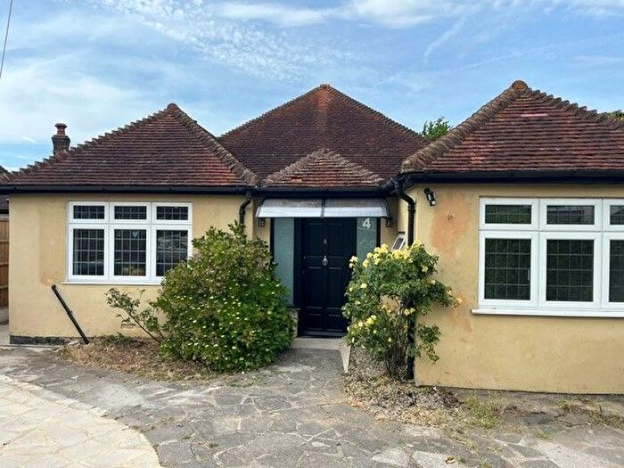 3 Bedroom Bungalow To Rent In Cheyham Gardens, Sutton, SM2