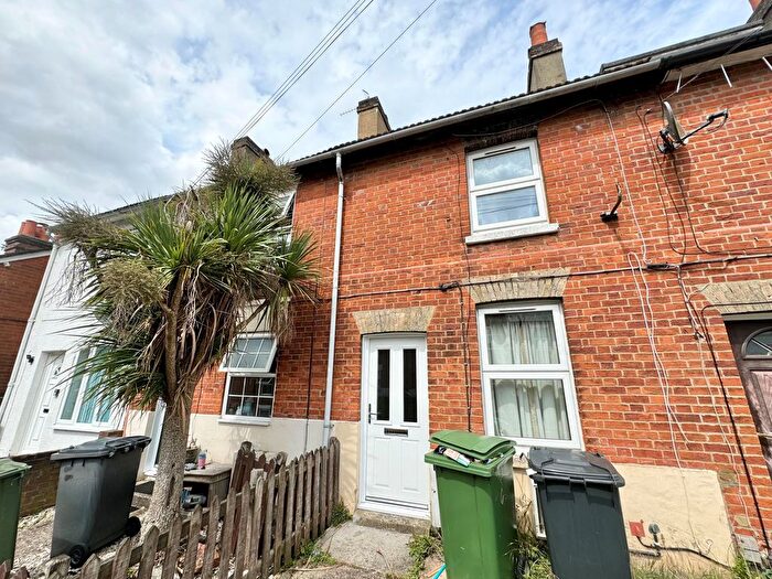 2 Bedroom Property To Rent In Flaxfield Road, Basingstoke, RG21