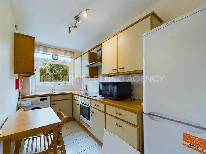 2 Bedroom Flat To Rent In Eaton Rise, Ealing, London, W5