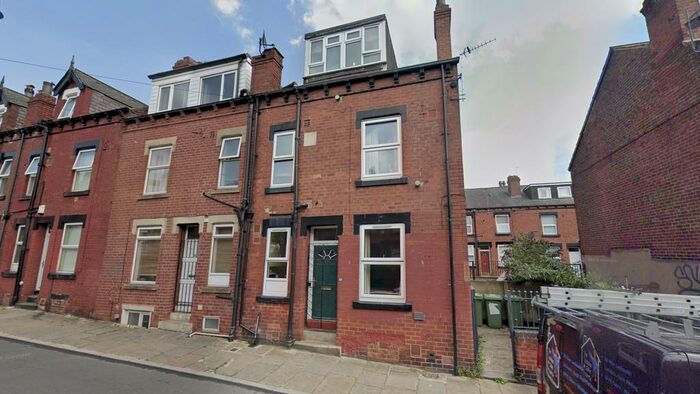 2 Bedroom End Of Terrace House To Rent In Thornville Road, Leeds, LS6