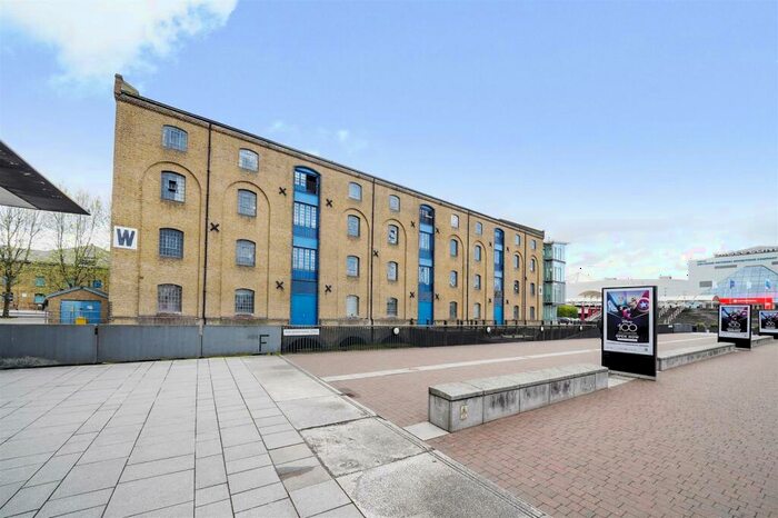 2 Bedroom Apartment For Sale In Warehouse W, Royal Victoria Dock, E16