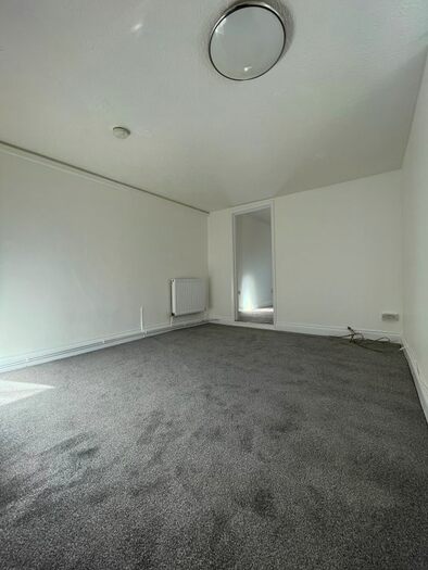 1 Bedroom Flat To Rent In Bridge Road, Grays, RM17