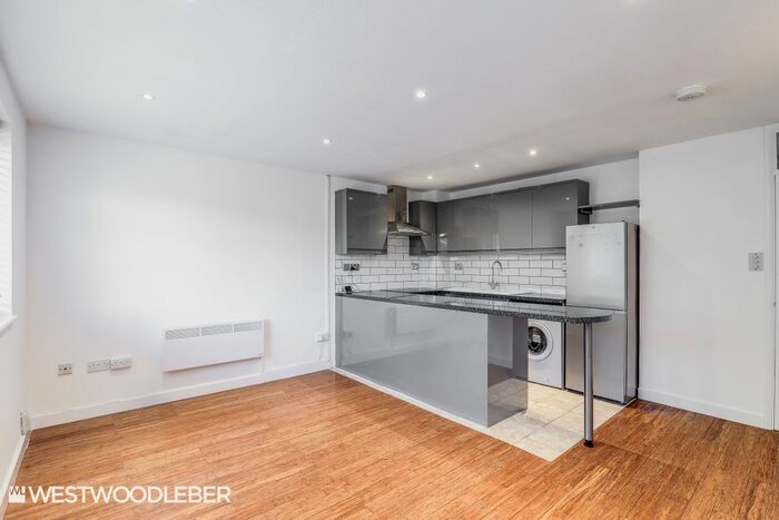 1 Bedroom Flat To Rent In Briardale, Ware, SG12