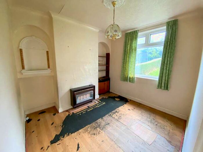2 Bedroom End Of Terrace House For Sale In Sunnymead, Waterloo, Huddersfield, HD5