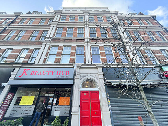 4 Bedroom Flat To Rent In Victoria Mansions, London, N7