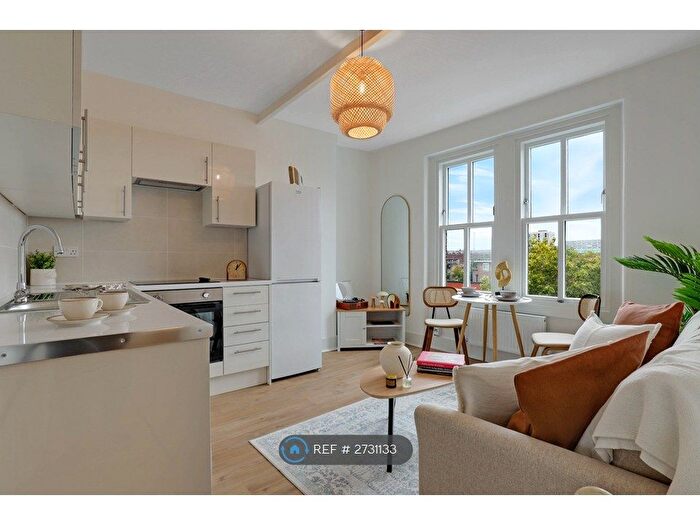 2 Bedroom Flat To Rent In Old Kent Road, London, SE1