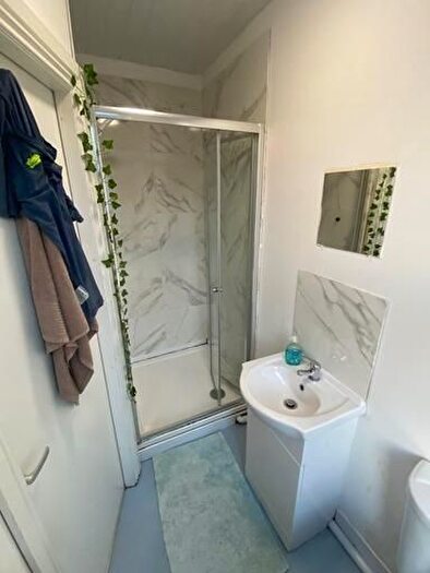 2 Bedroom Semi Detached House To Rent In Harold Place, Leeds, LS6