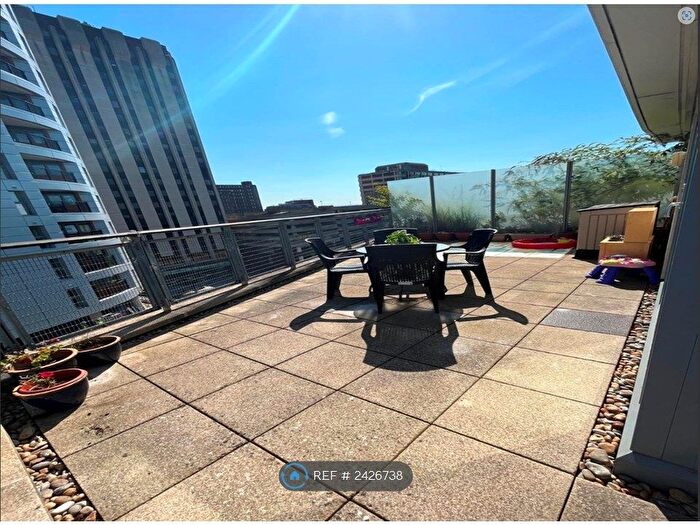 3 Bedroom Flat To Rent In Broadweir, Bristol, BS1