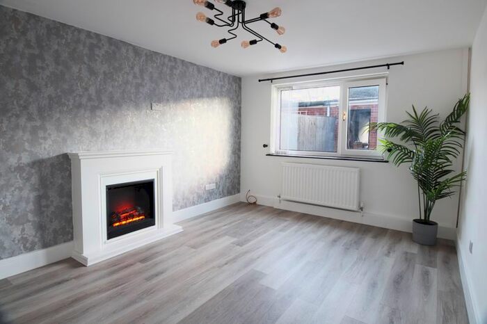 3 Bedroom Property To Rent In Grangemoor, Runcorn, WA7