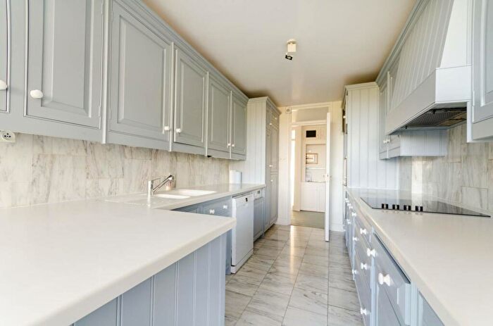 3 Bedroom Flat To Rent In Anglesea Road, Kingston, Kingston Upon Thames, KT1