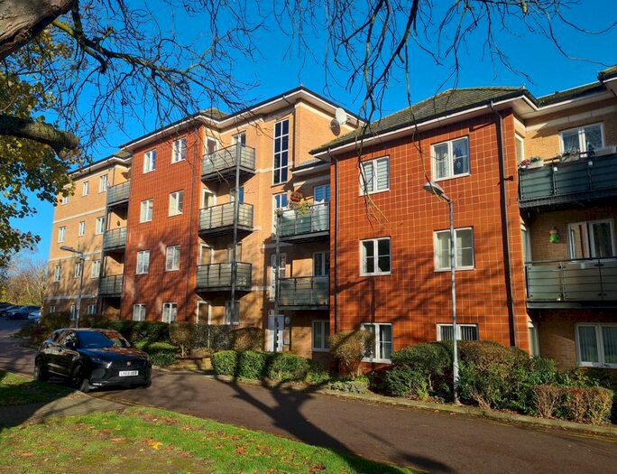 1 Bedroom Flat To Rent In The Parklands, Dunstable, LU5