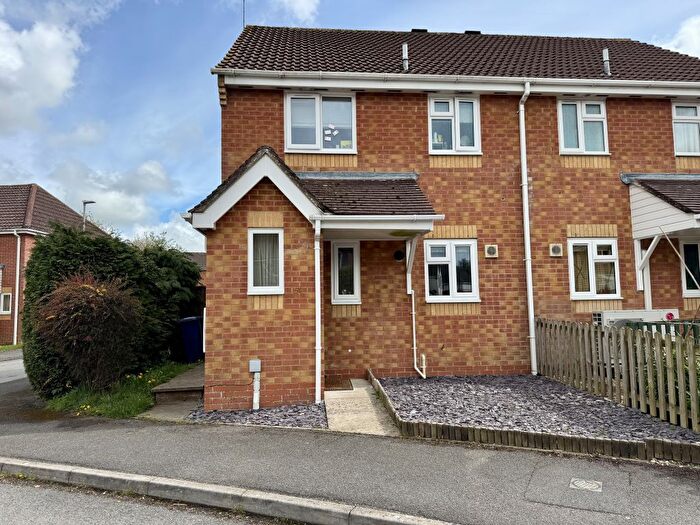 3 Bedroom Semi Detached House For Sale In Horsefields, Gillingham, SP8