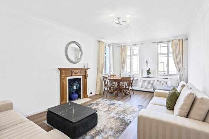 3 Bedroom Flat To Rent In Leonard Court, Edwardes Square, London, W8