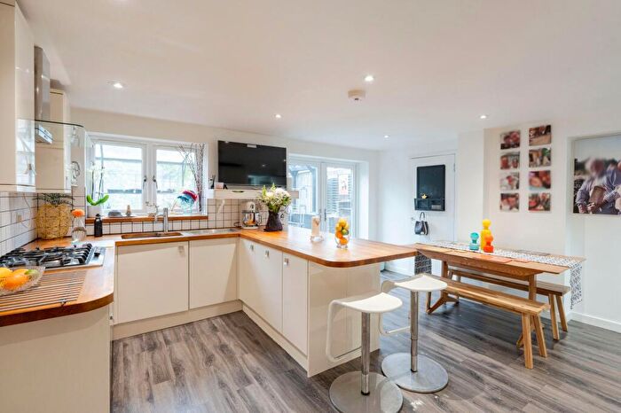 4 Bedroom End Of Terrace House For Sale In Villiers Road, Bicester, OX26