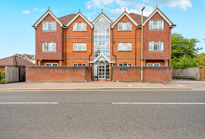 2 Bedroom Apartment For Sale In Croydon Road, Reigate, Surrey, RH2