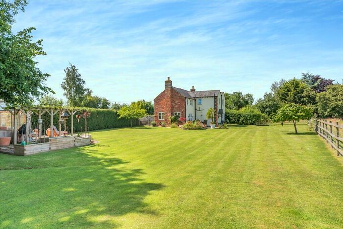 4 Bedroom Detached House For Sale In Swan Lane, Leigh, Swindon, Wiltshire, SN6