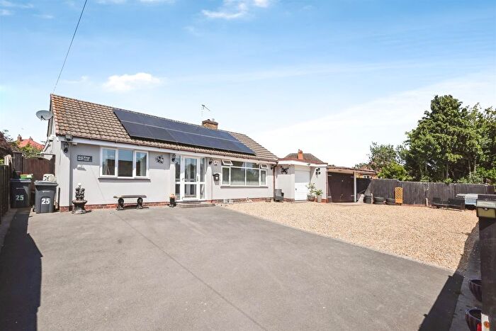 3 Bedroom Detached Bungalow For Sale In Kings Croft, Birmingham, B26