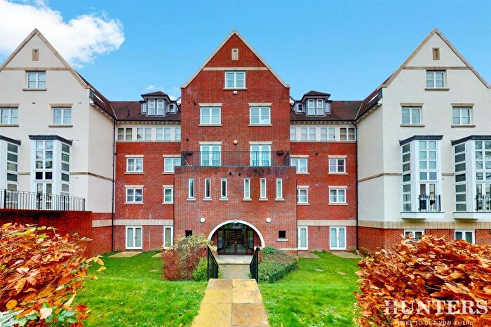 2 Bedroom Flat To Rent In Cottage Close, Harrow, HA2