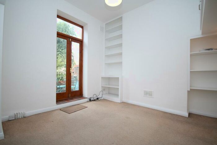 1 Bedroom Flat To Rent In Woodstock Road, Stroud Green, London, N4