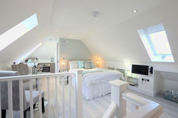 Apartment To Rent In Studio Flat In Private Rural Location, BN13