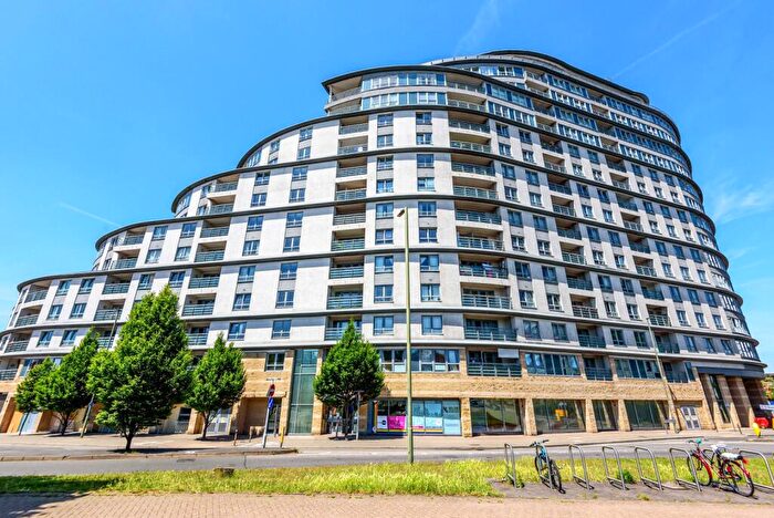 1 Bedroom Apartment For Sale In Station Approach, Woking, Surrey, GU22