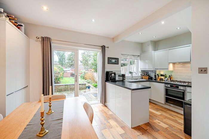 3 Bedroom Terraced House For Sale In Parish Lane, Penge, London, SE20