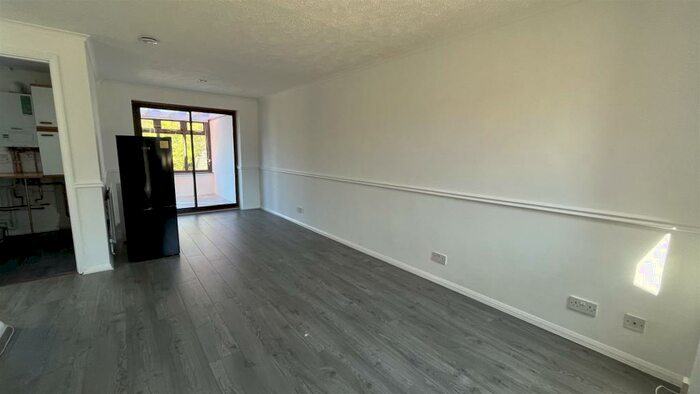 3 Bedroom Semi-Detached House To Rent In Bridgewater Place, Leybourne, West Malling, ME19