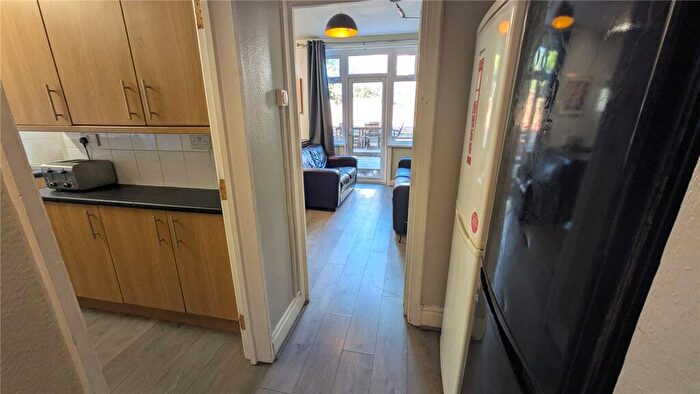 1 Bedroom Property To Rent In Coventry Road, Southampton, Hampshire, SO15