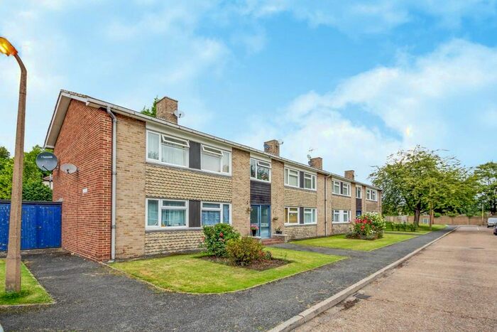 1 Bedroom Flat To Rent In Staveley Gardens, London, W4