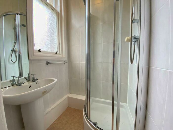4 Bedroom Flat To Rent In Strathfillan Road, Marchmont, Edinburgh, EH9